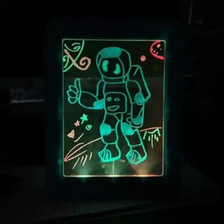 سبورة الاطفال المضيئة Magic Pad تعلم طفلك الكتابة والرسم بسهولة ومتعة (4) سبورة الاطفال المضيئة Magic Pad تعلم طفلك الكتابة والرسم بسهولة ومتعة