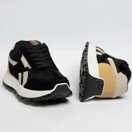 كوتشي ريبوك Reebok اسود بخطين رمادي مظهر كلاسيكي رياضي
