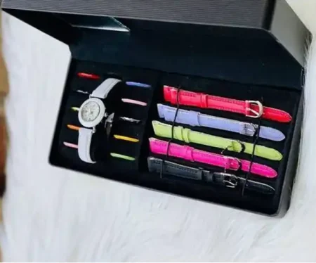 طقم ساعة حريمي فخم مع 6 غيارات جلد و11 غطاء اشكال متنوعة