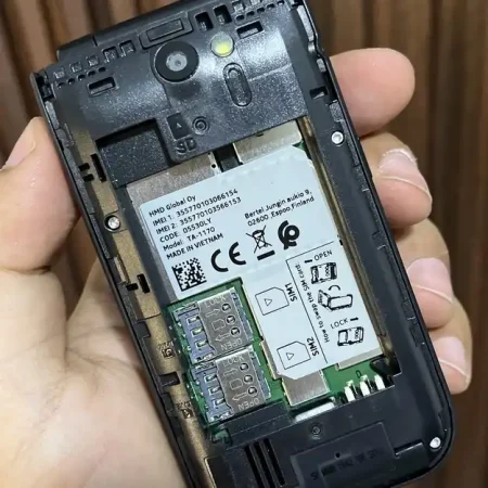 موبايل نوكيا فليب 2720 قابل للطي بشريحتين وشبكة 4G موبايل نوكيا فليب 2720 قابل للطي بشريحتين وشبكة 4G